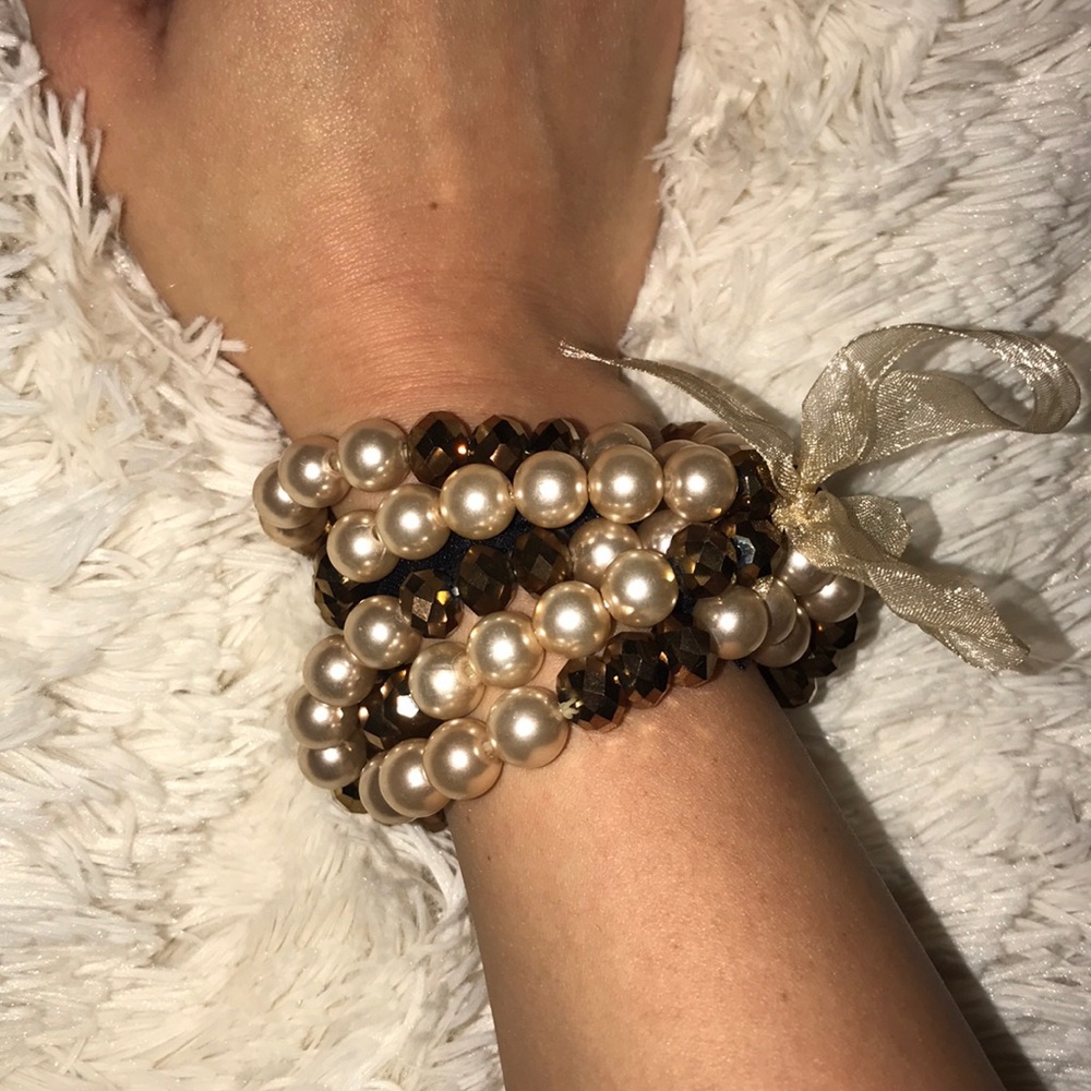 Copper colored and pearl bracelet